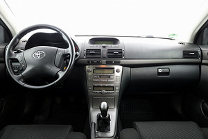 Toyota Avensis Linea Sol 2.0 D-4D 85kW (5 foto / 8)