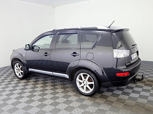 Mitsubishi Outlander Comfort 4x4 ATM 2.4 125kW (4 foto / 8)