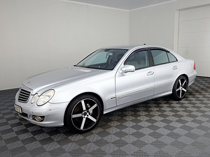 Mercedes-Benz E 280 Avantgarde Facelift ATM 3.0 CDI 140kW (2 foto / 8)