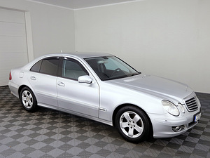 Mercedes-Benz E 220 Avantgarde Facelift ATM 2.1 CDI 125kW (1 foto / 9)