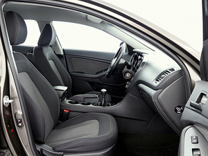 Kia Optima Comfort 1.7 CRDi 100kW (6 foto / 7)