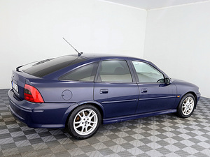 Opel Vectra Sport Edition 2.0 100kW (3 foto / 7)