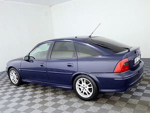 Opel Vectra Sport Edition 2.0 100kW (4 foto / 7)