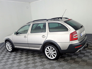 Skoda Octavia Scout 4x4 2.0 TDI 103kW (4 foto / 9)