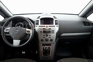 Opel Zafira OPC Line 1.9 CDTi 110kW (5 foto / 9)