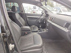 Opel Vectra Cosmo Facelift 1.9 CDTi 88kW (6 foto / 7)