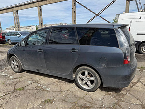Mitsubishi Grandis Comfort 2.0 Di-D 100kW (4 foto / 8)