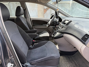 Mitsubishi Grandis Comfort 2.0 Di-D 100kW (6 foto / 8)