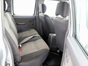 Nissan Pickup Doublecab 4x4 Facelift 2.5 98kW (7 фото из 9)