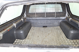Nissan Pickup Doublecab 4x4 Facelift 2.5 98kW (8 фото из 9)