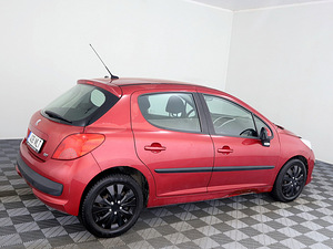 Peugeot 207 Elegance LPG 1.4 70kW (3 фото из 7)