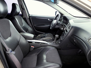 Volvo XC70 Summum AWD ATM 2.4 147kW (6 фото из 7)