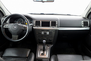 Opel Signum Cosmo Facelift ATM 3.0 CDTi 135kW (5 фото из 7)