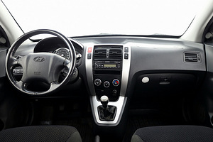 Hyundai Tucson Comfort 4x4 2.0 104kW (5 фото из 7)