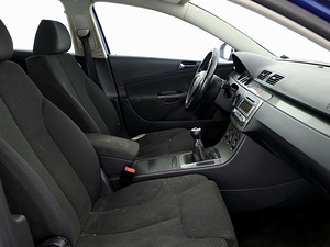 Volkswagen Passat Comfortline 2.0 110kW (6 фото из 7)