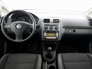 Volkswagen Touran Comfortline Facelift 1.9 TDI 77kW (5 foto / 7)