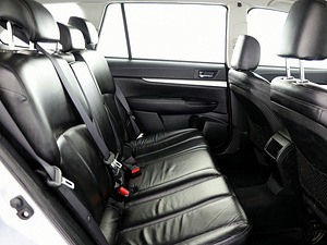 Subaru Outback Luxury AWD 2.0 TD 110kW (7 фото из 7)