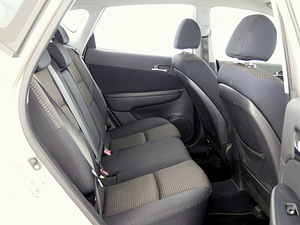 Hyundai i30 Elegance 1.6 90kW (7 фото из 7)