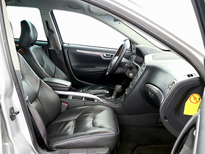 Volvo XC70 Summum ATM 2.4 D5 120kW (6 foto / 7)