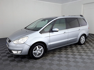 Ford Galaxy Ghia ATM 2.0 TDCi 96kW (2 foto / 8)