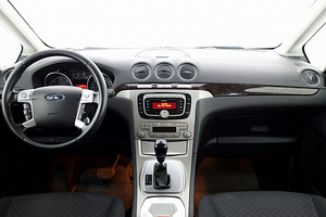 Ford Galaxy Ghia ATM 2.0 TDCi 96kW (5 foto / 8)