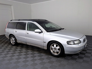 Volvo V70 Summum ATM 2.4 D5 120kW (1 foto / 7)