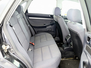 Audi A4 Sportline 1.8 92kW (7 foto / 7)