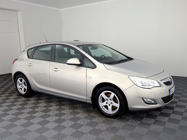 Opel Astra Elegance 1.7 CDTi 92kW