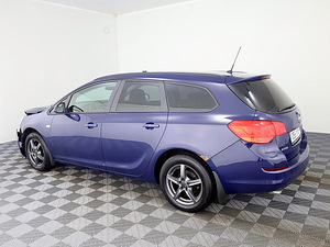 Opel Astra Sports Tourer 1.4 103kW (4 foto / 7)