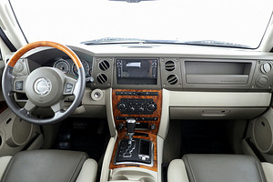 Jeep Commander Overland 3.0 CRD 160kW (5 foto / 9)