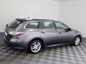 Mazda 6 Elegance Facelift 2.0 114kW (3 foto / 7)