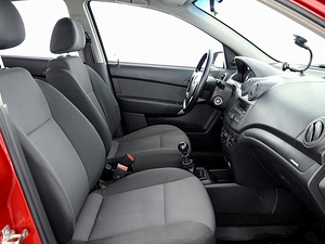 Chevrolet Aveo Facelift 1.4 74kW (6 фото из 7)