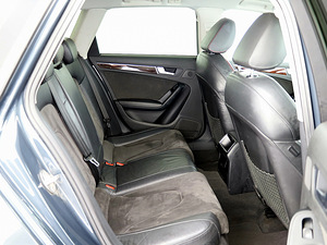 Audi A4 S-Line ATM 2.0 TDI 105kW (7 фото из 7)