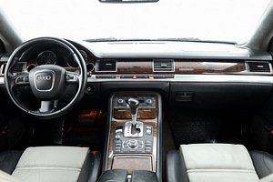 Audi A8 S-Line Individual Facelift ATM 3.0 TDI 171kW (5 фото из 9)