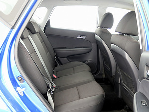 Hyundai i30 Elegance Facelift 1.4 80kW (7 фото из 7)