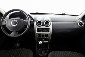 Dacia Logan Comfort 1.6 77kW (5 foto / 8)