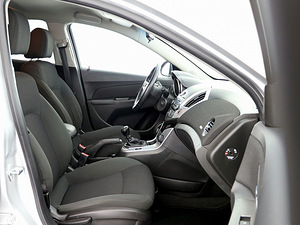 Chevrolet Cruze Facelift 1.6 91kW (6 фото из 7)