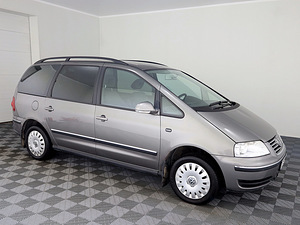 Volkswagen Sharan Comfortline Facelift ATM 1.9 TDI 85kW (1 foto / 8)