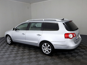 Volkswagen Passat Highline 2.0 TDI 125kW (4 foto / 7)