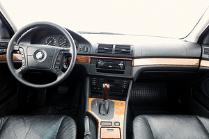 BMW 523 Executive ATM 2.5 125kW (5 фото из 7)