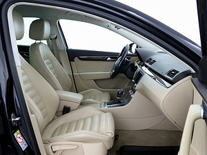 Volkswagen Passat Highline Facelift ATM 2.0 155kW (6 foto / 7)