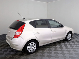 Hyundai i30 Elegance 1.6 90kW (3 foto / 7)