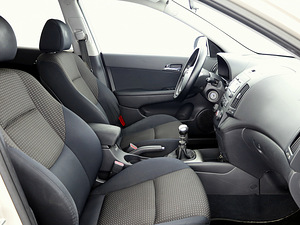 Hyundai i30 Elegance 1.6 90kW (6 foto / 7)