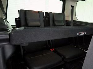 Land Rover Discovery 3 HSE Luxury 2.7 TDV6 140kW (8 foto / 9)