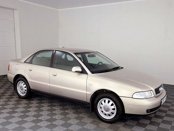 Audi A4 Comfortline Facelift 1.6 74kW