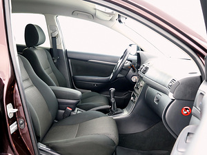 Toyota Avensis Linea Sol Facelift 1.8 95kW (6 фото из 8)