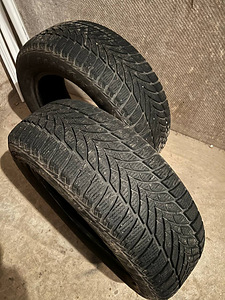 Goodyear UltraGrip Ice 2 (205/60 R16) (1 foto / 3)