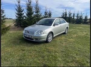 Toyota Avensis 2.0 108kW (4 foto / 10)