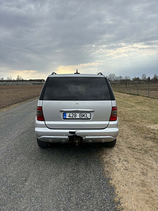 Mercedes-Benz M-klass 270 CDI (4 foto / 14)
