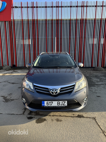 Toyota Avensis 2.0D 2013 195000 km • В хорошем состоянии •